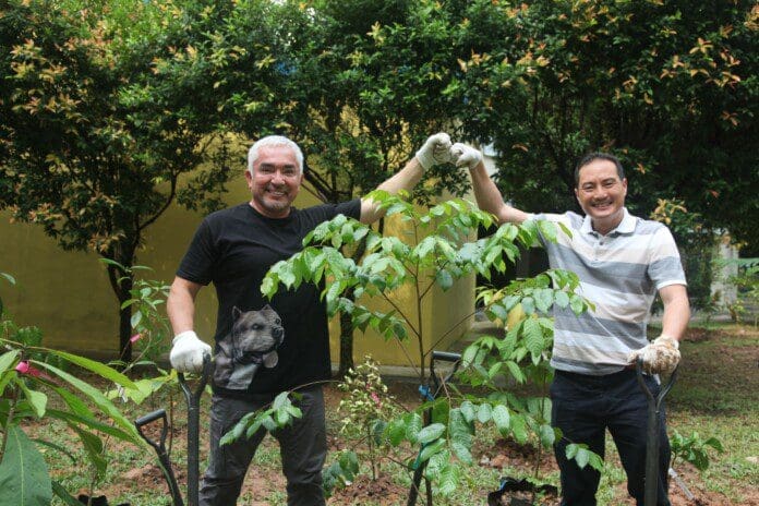 Wild We Save—Cesar Milan (left) and Snr Mos Tan Kiat How (right) (image supplied)